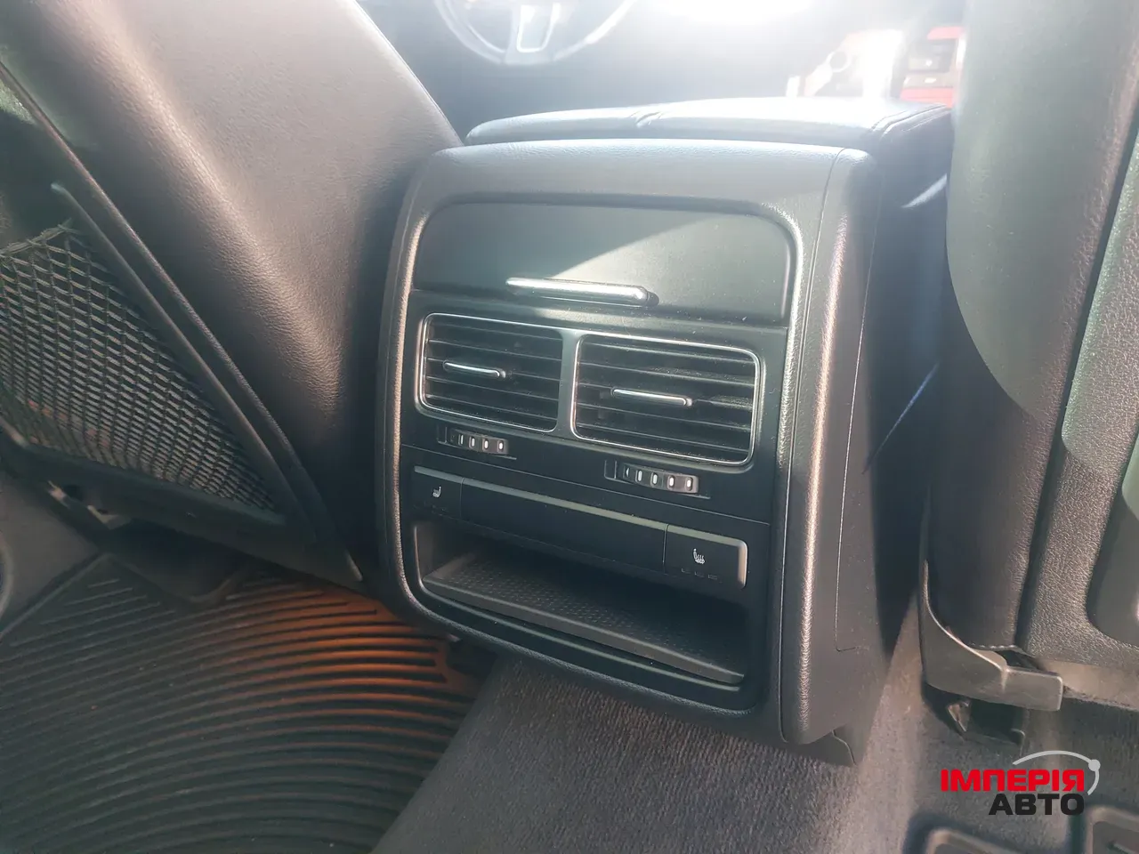 Volkswagen Touareg - фото 22