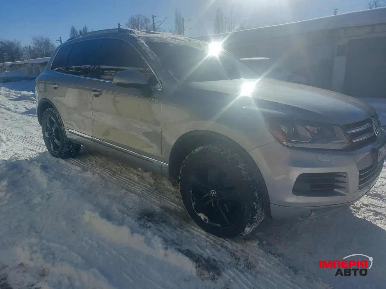 Volkswagen Touareg - фото 11