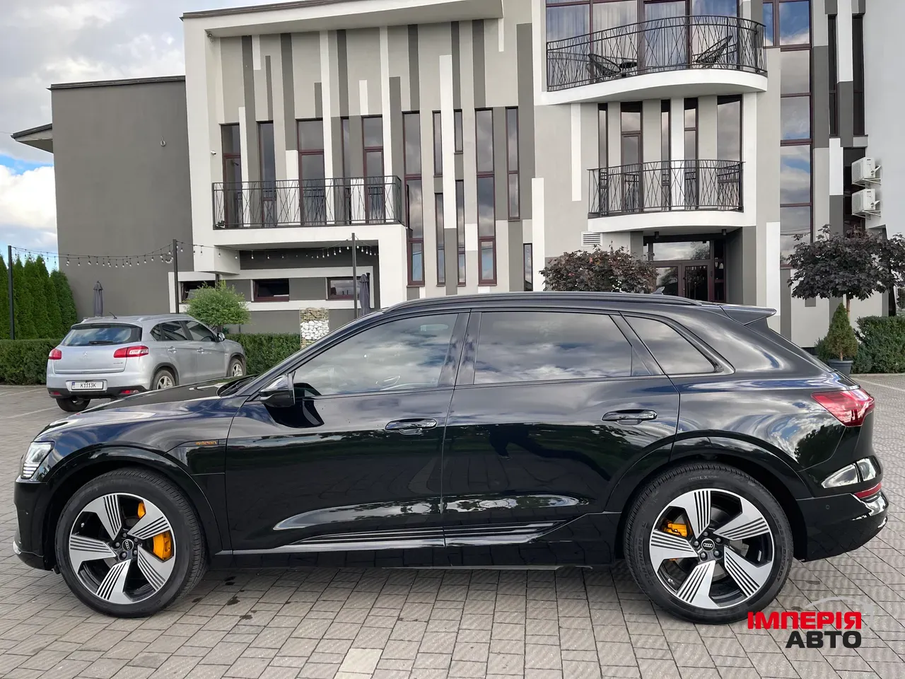 Audi e-tron - фото 9