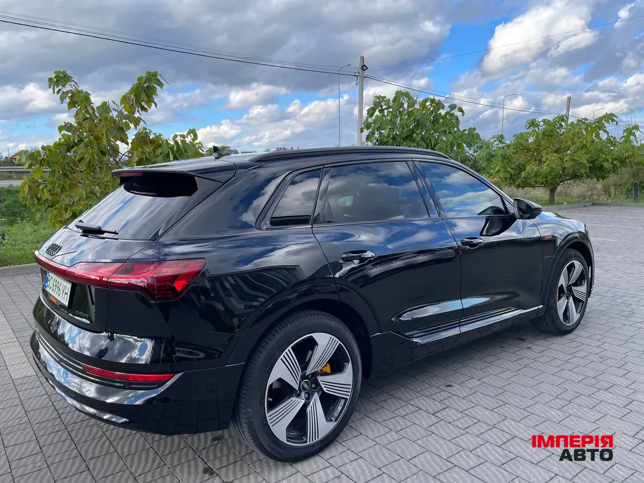 Audi e-tron - фото 8