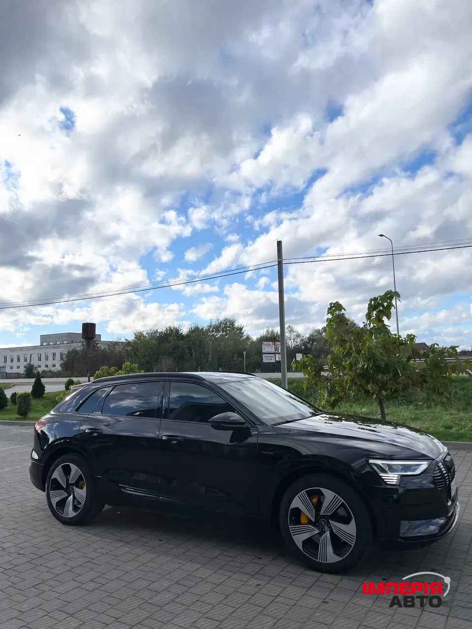 Audi e-tron - фото 11