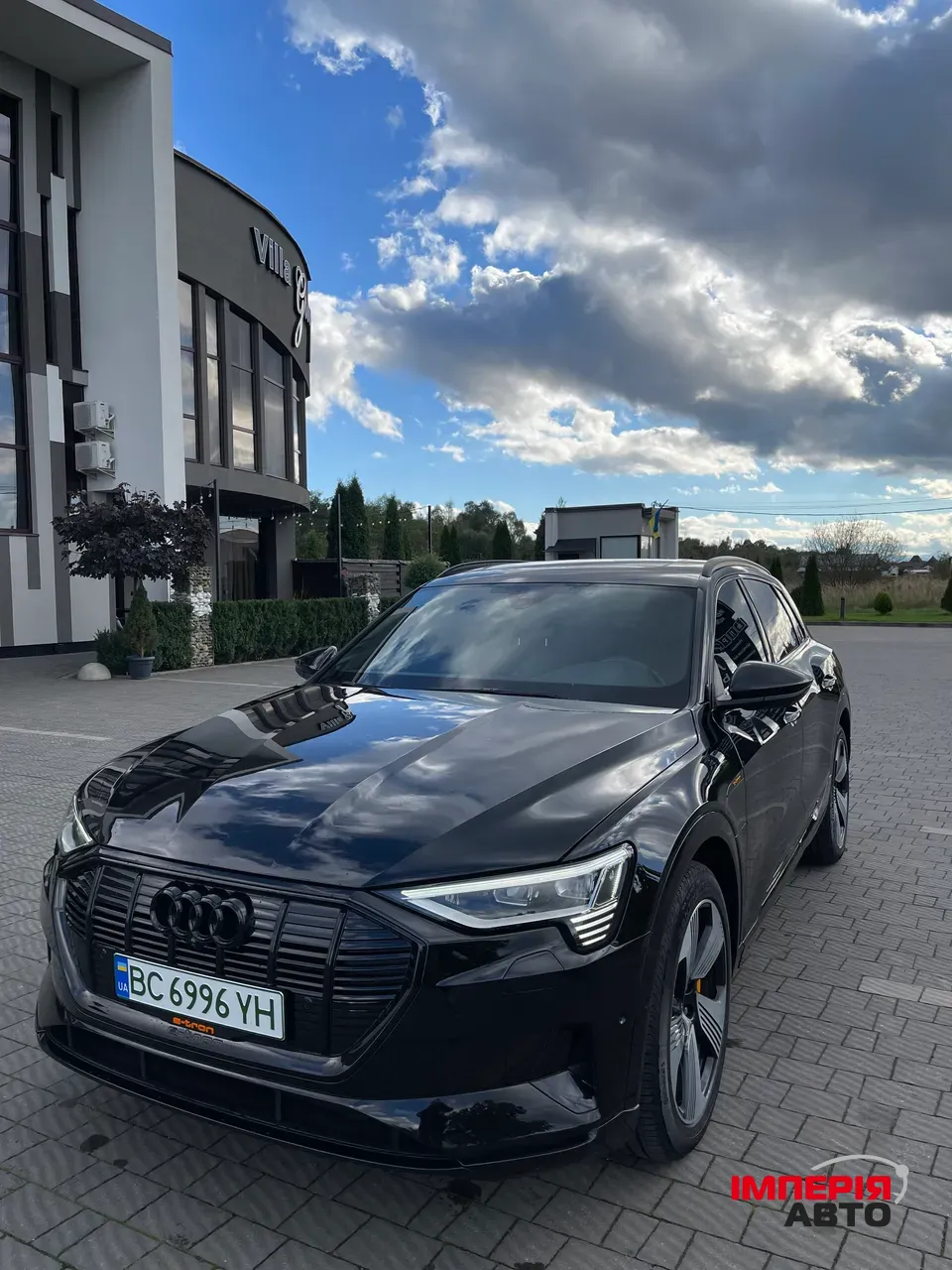 Audi e-tron - фото 4