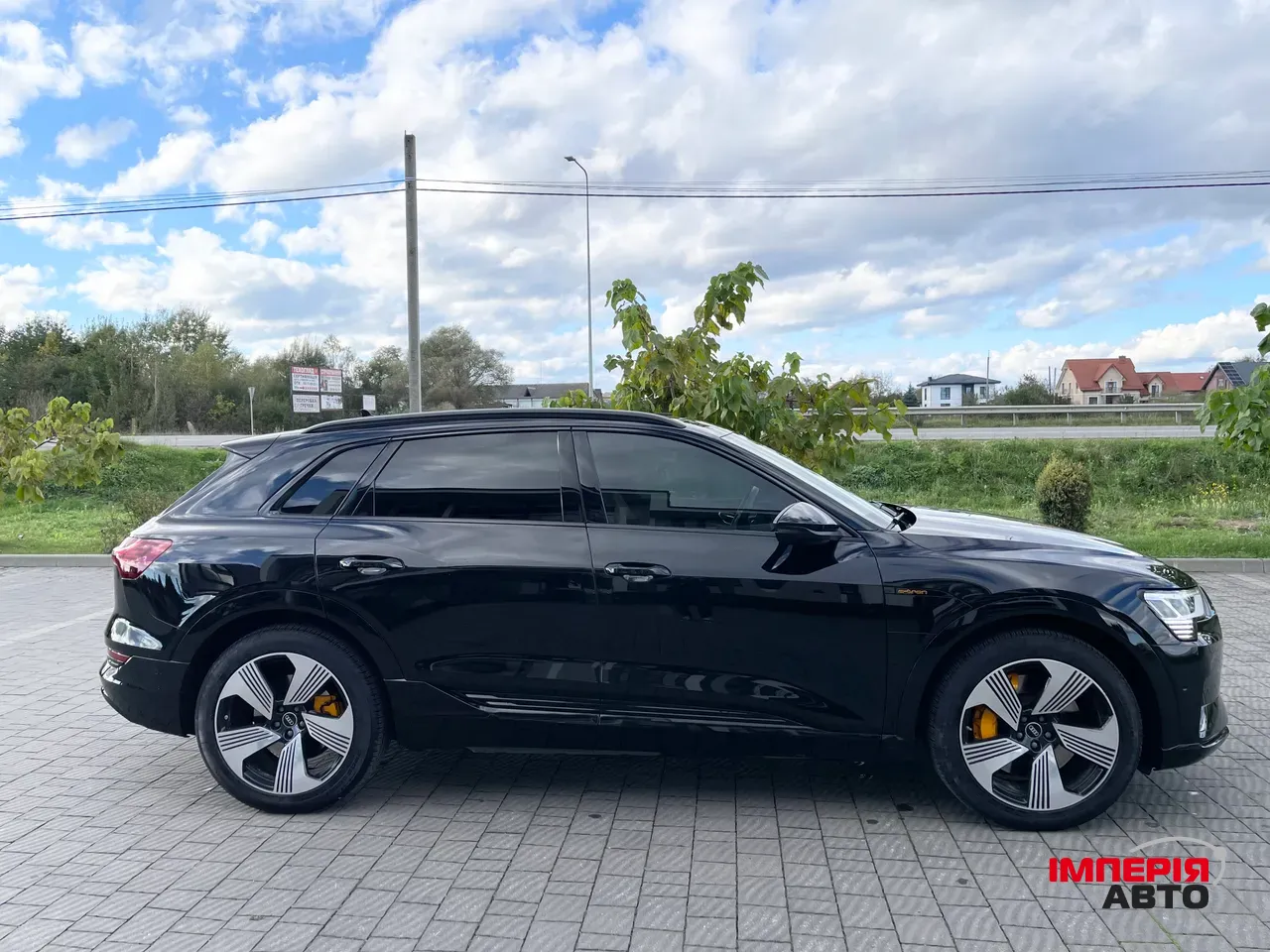 Audi e-tron - фото 10