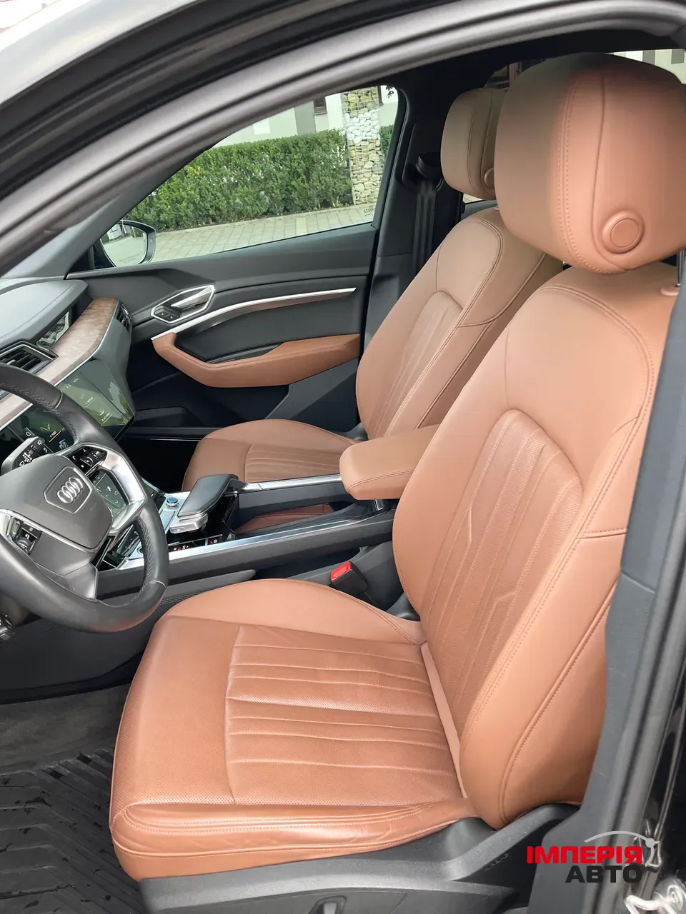 Audi e-tron - фото 13