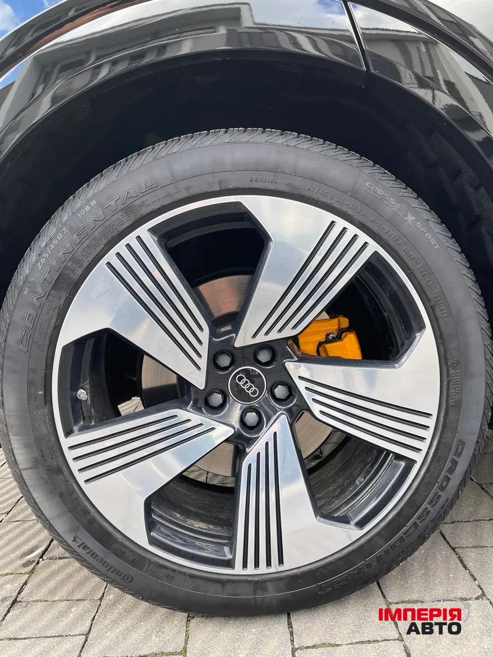 Audi e-tron - фото 12