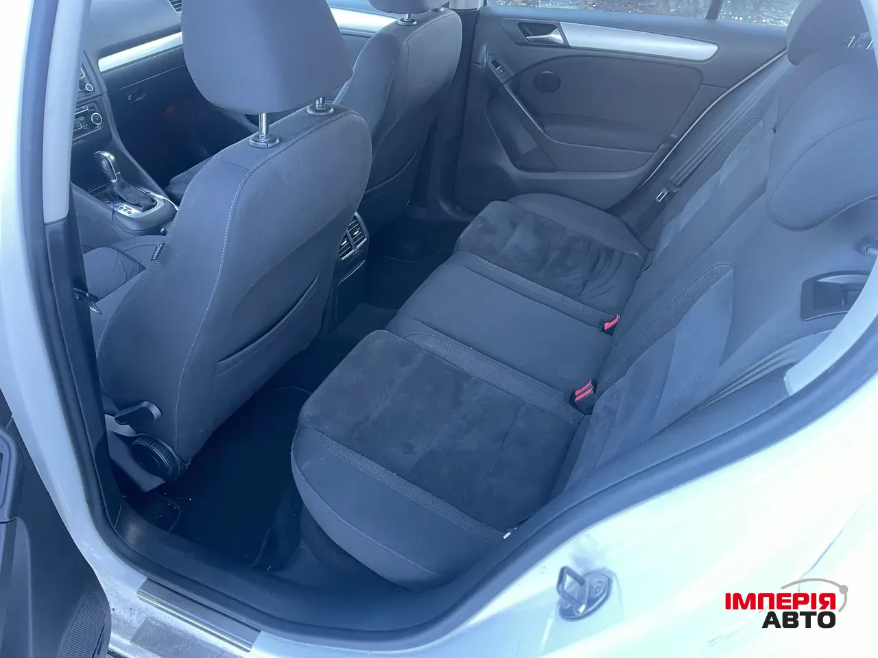 Volkswagen Golf - фото 12