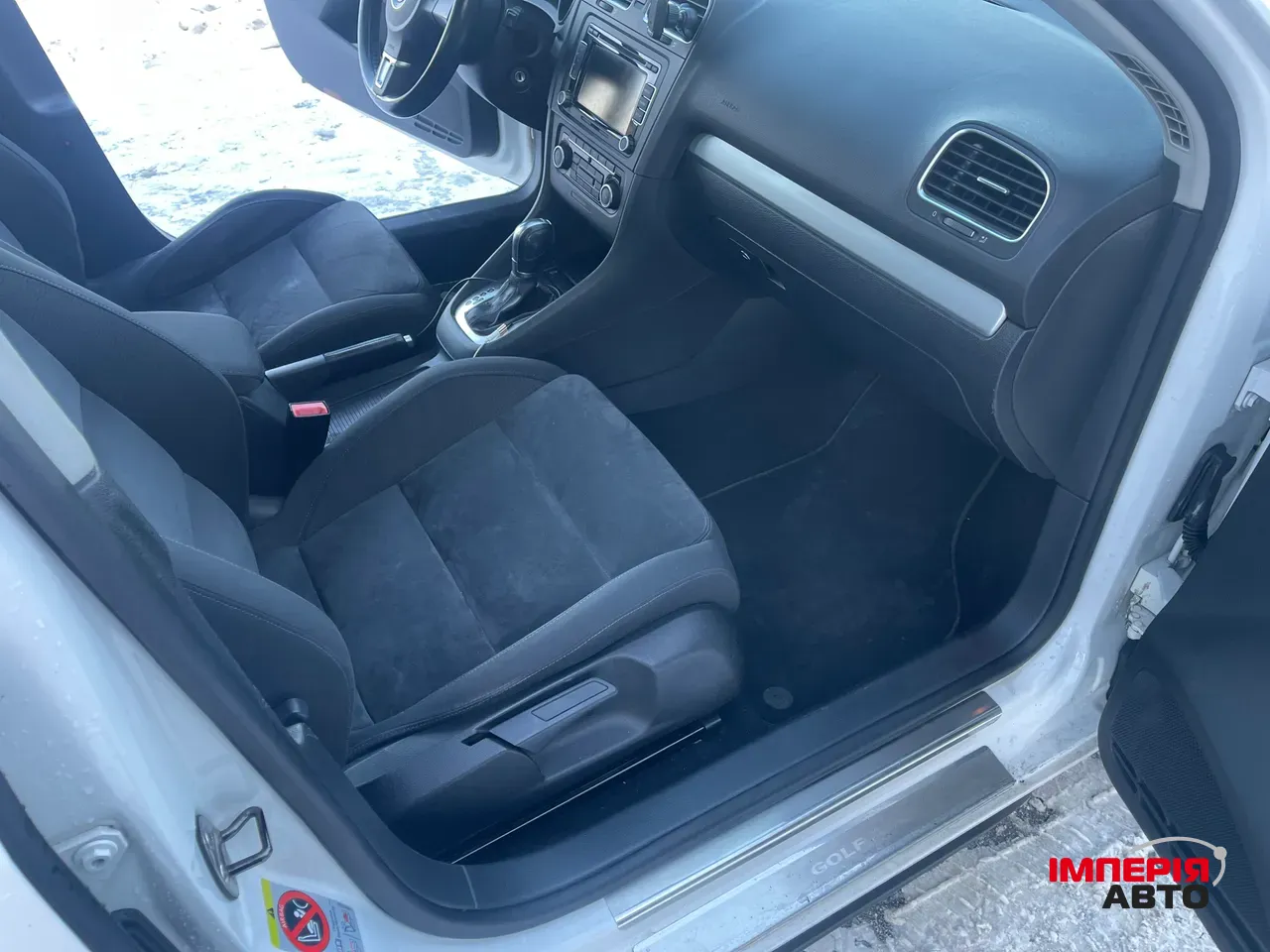 Volkswagen Golf - фото 8