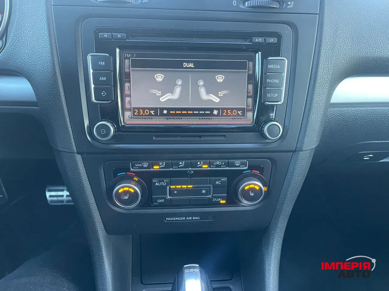 Volkswagen Golf - фото 20