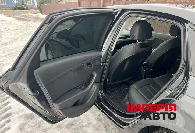 Audi A4 - фото 11