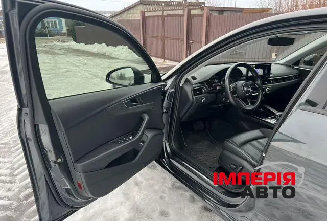 Audi A4 - фото 10