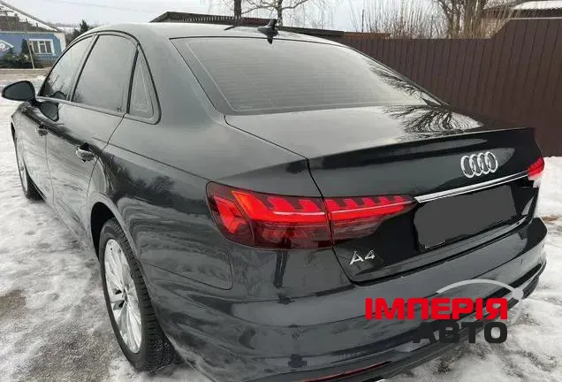 Audi A4 - фото 3