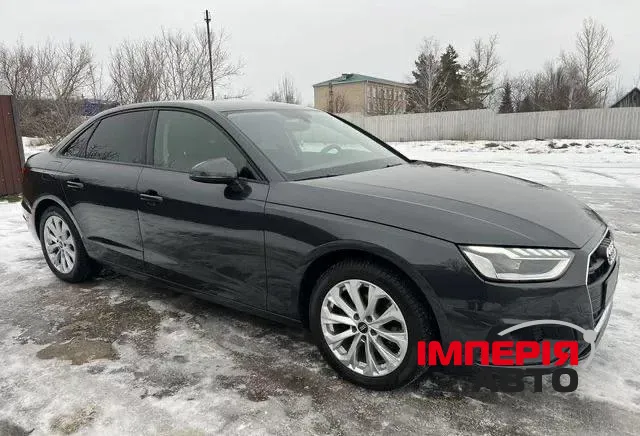 Audi A4 - фото 1