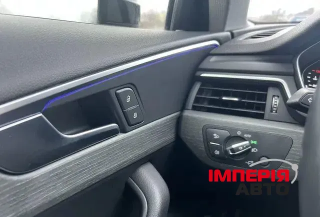 Audi A4 - фото 9