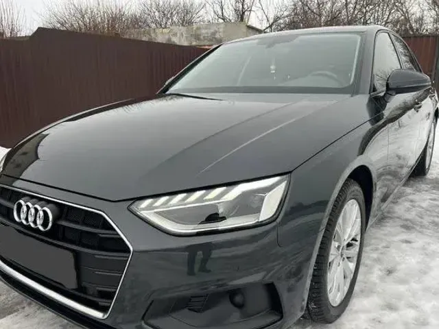 Audi A4 - фото 5