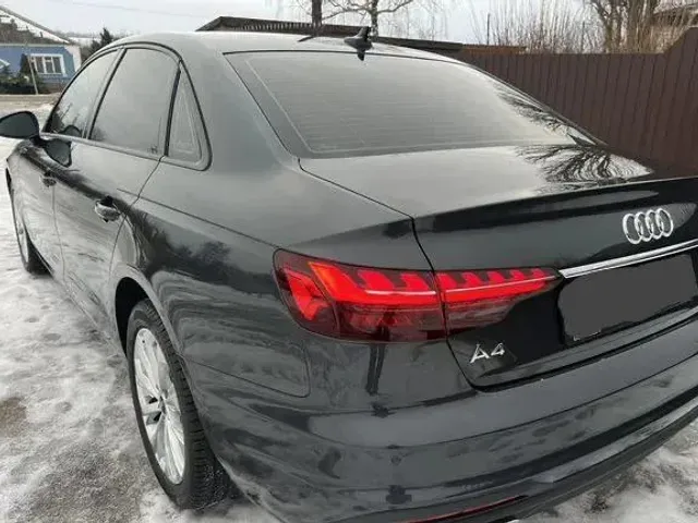 Audi A4 - фото 3