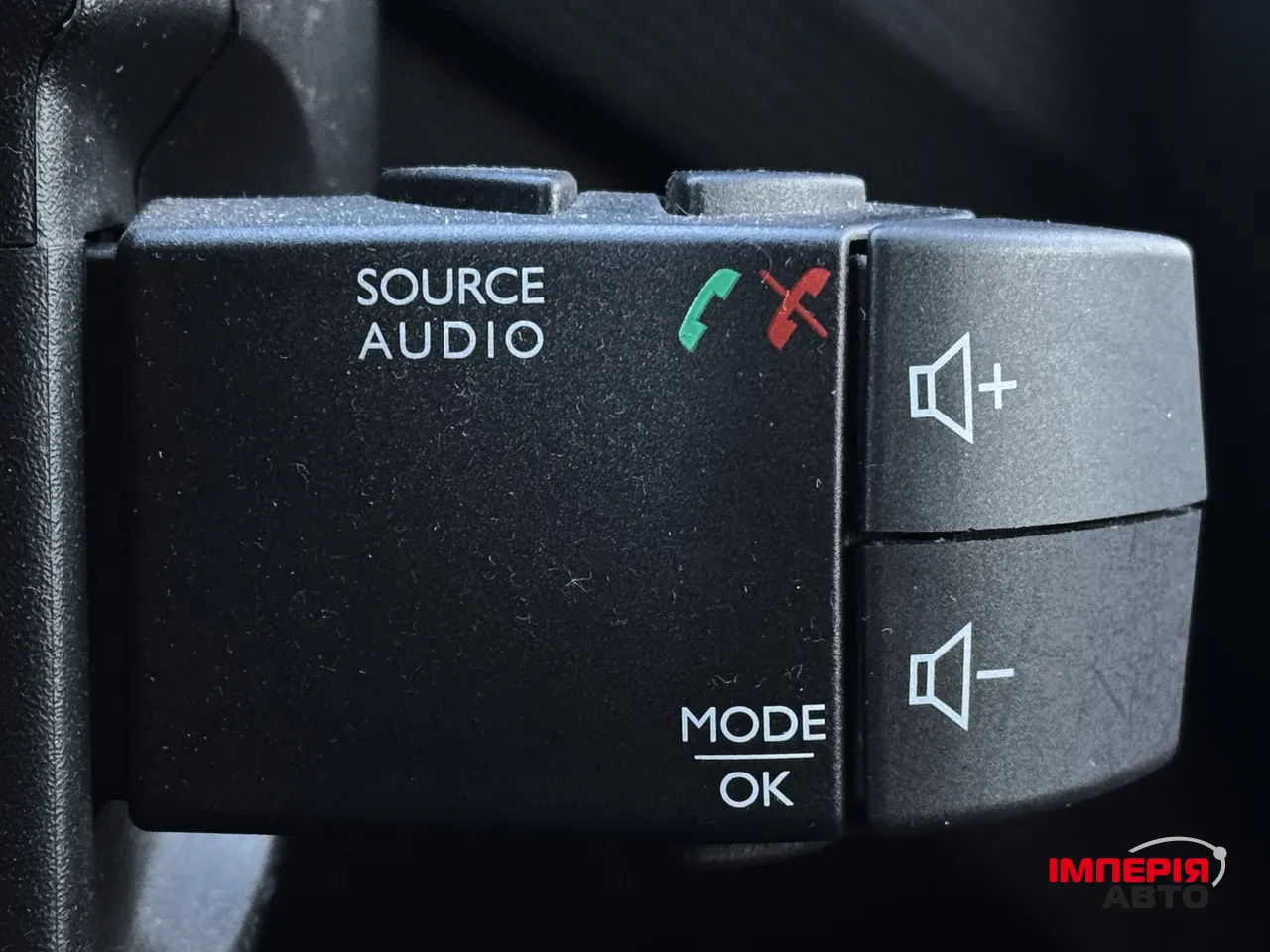 Renault Captur - фото 26