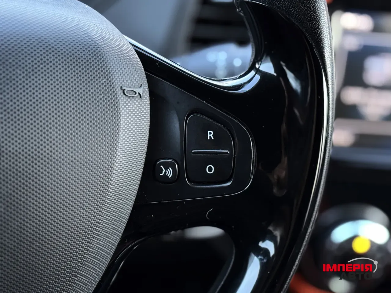 Renault Captur - фото 22