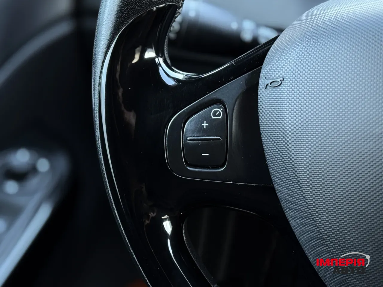 Renault Captur - фото 21