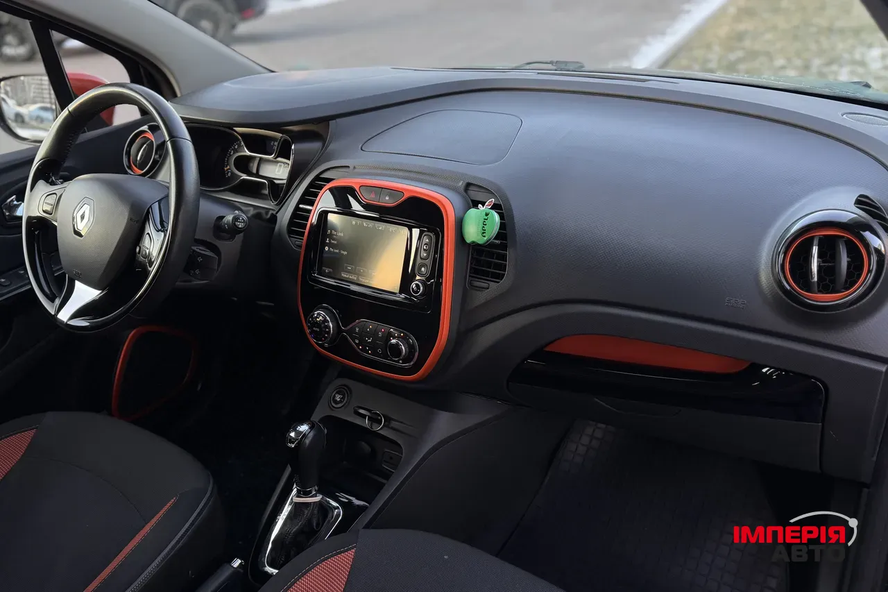 Renault Captur - фото 15