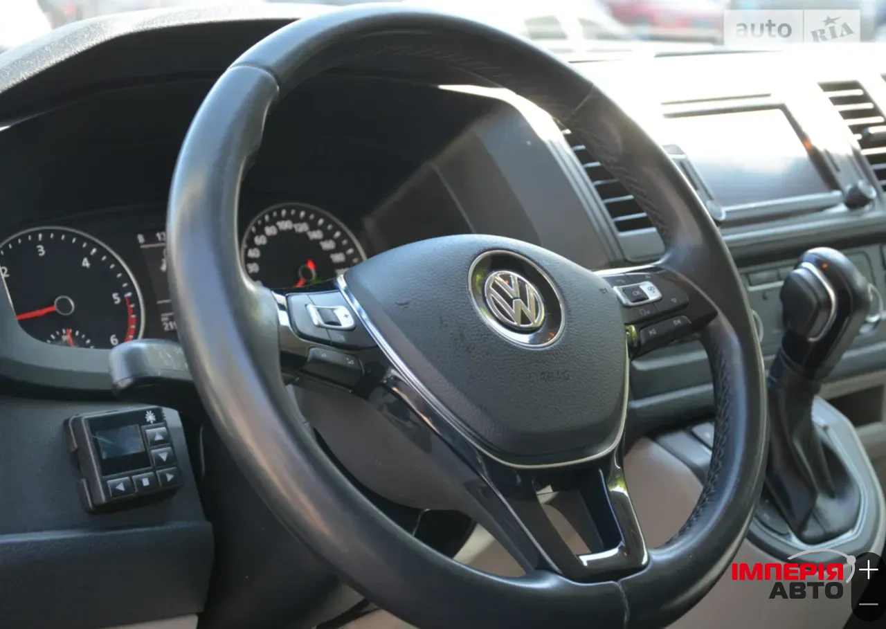 Volkswagen Transporter - фото 9