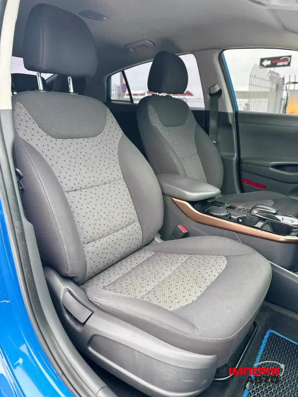 Hyundai IONIQ - фото 12