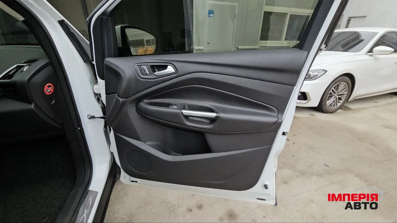 Ford Kuga - фото 12