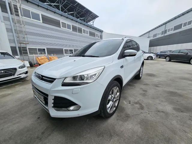 Ford Kuga - фото 1