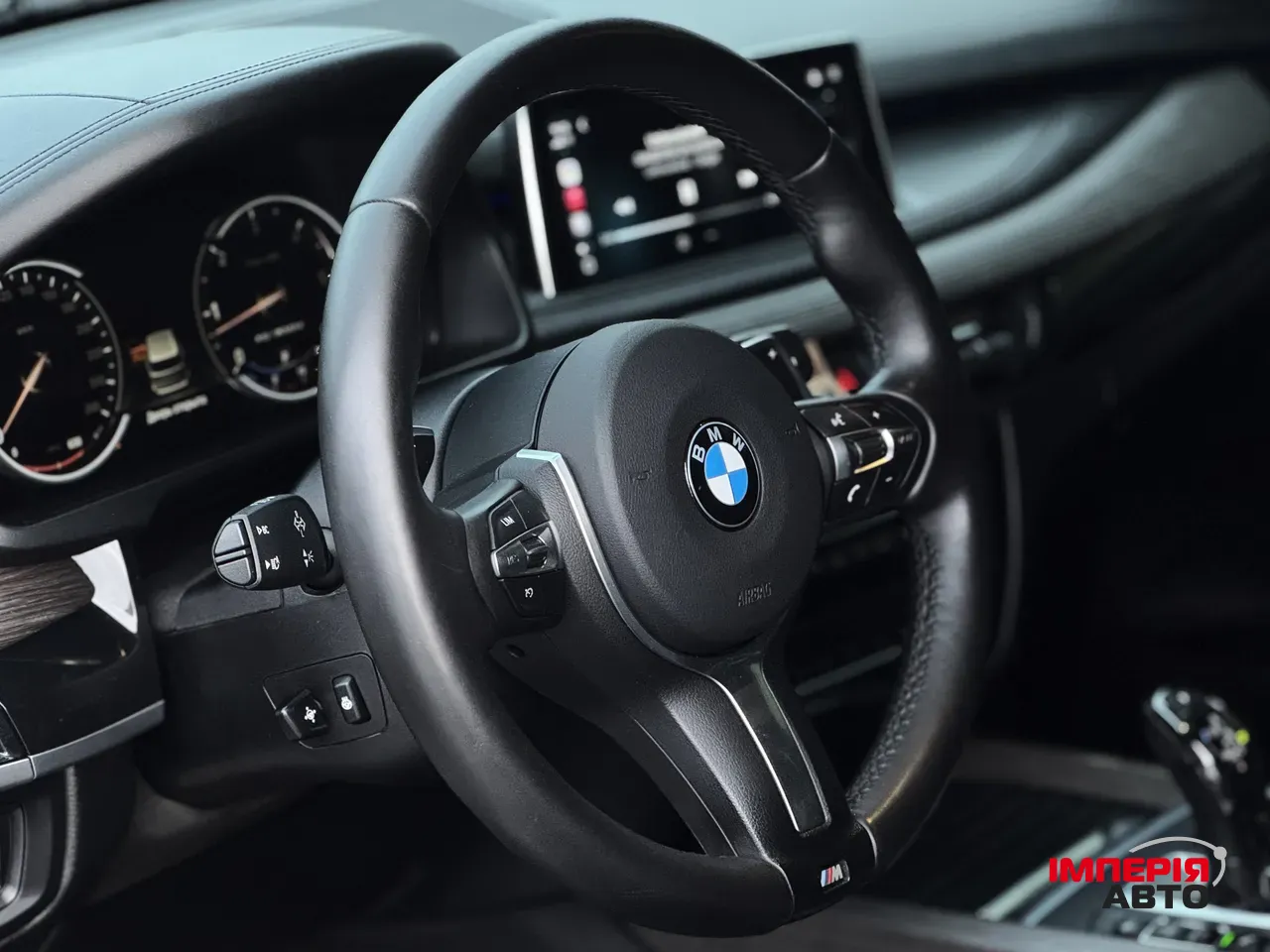 BMW X5 - фото 12