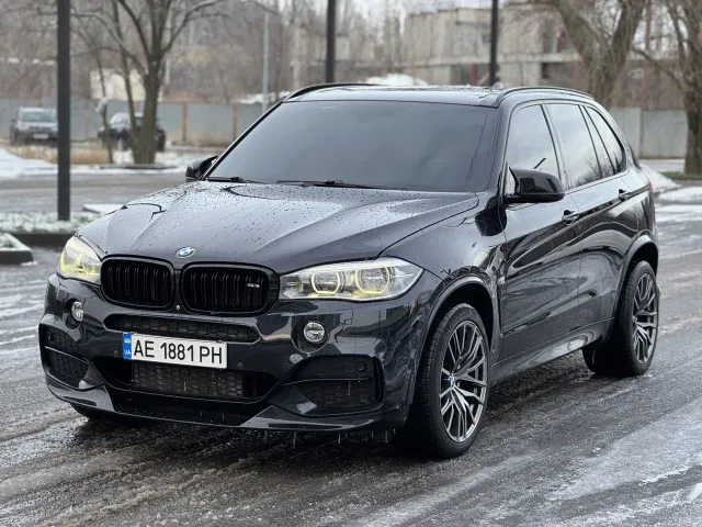 BMW X5 - фото 1