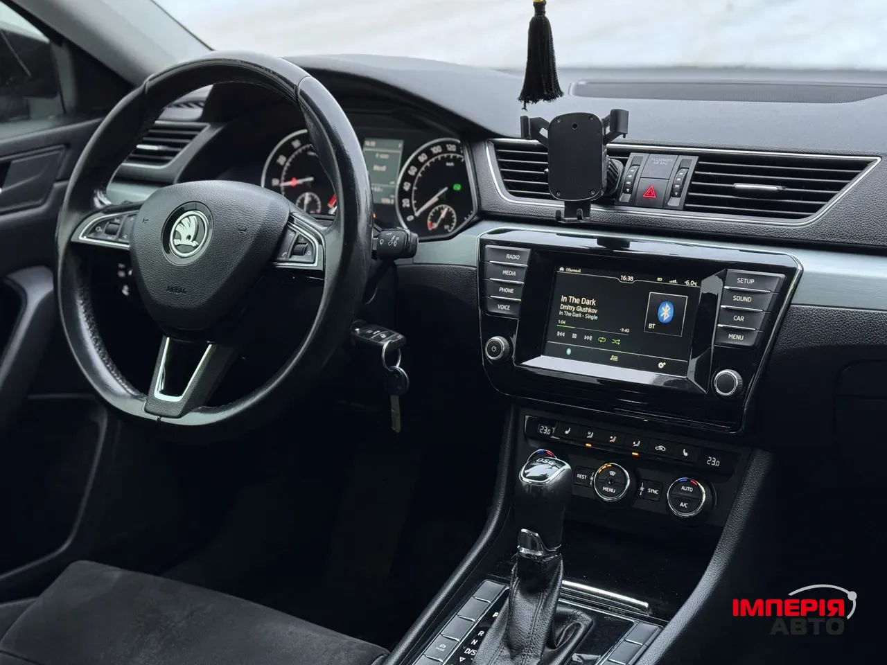 Skoda Superb - фото 17