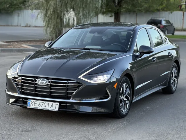 Hyundai Sonata - фото 1