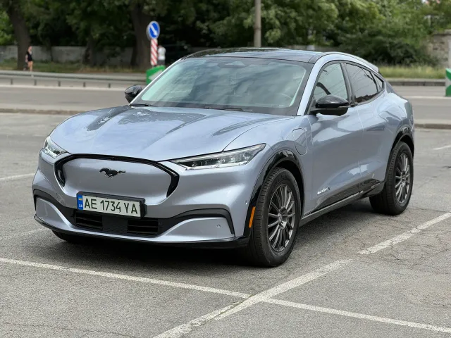 Ford Mustang Mach-E - фото 1