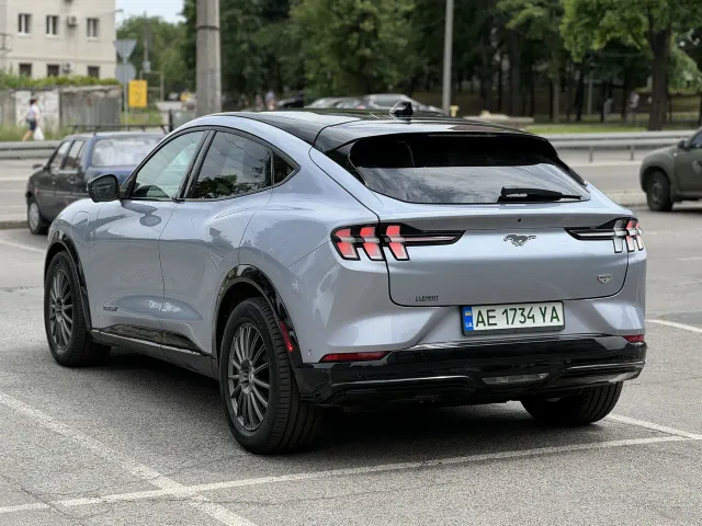 Ford Mustang Mach-E - фото 3