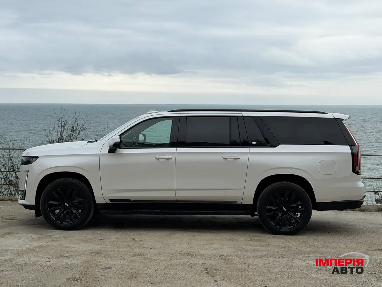 Cadillac Escalade - фото 8