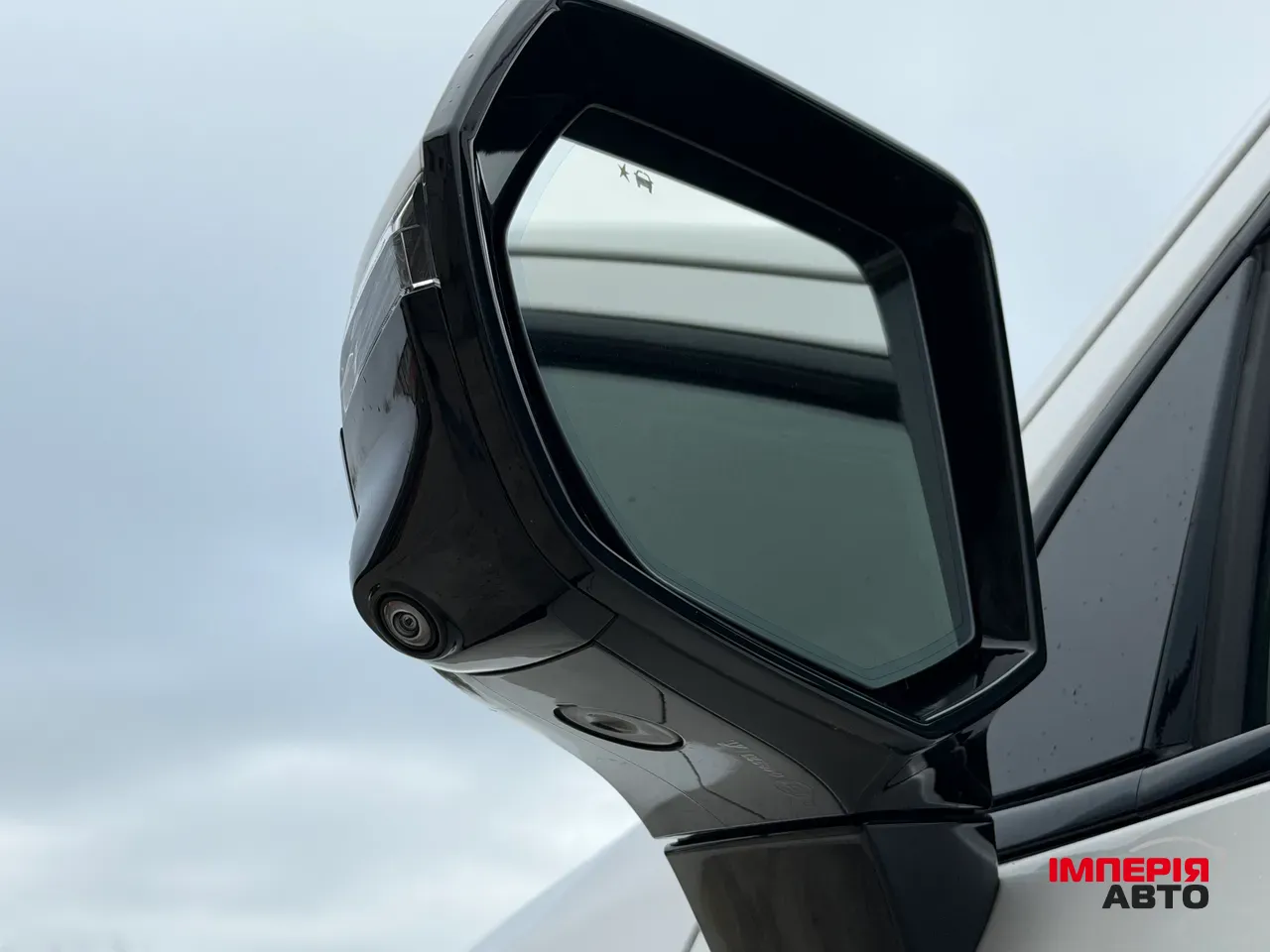 Cadillac Escalade - фото 12