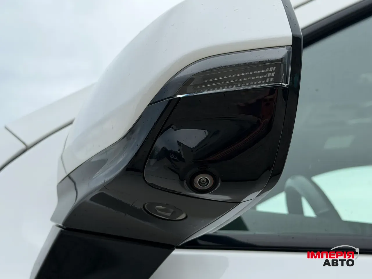 Cadillac Escalade - фото 11