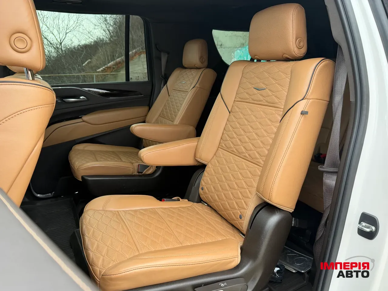 Cadillac Escalade - фото 24