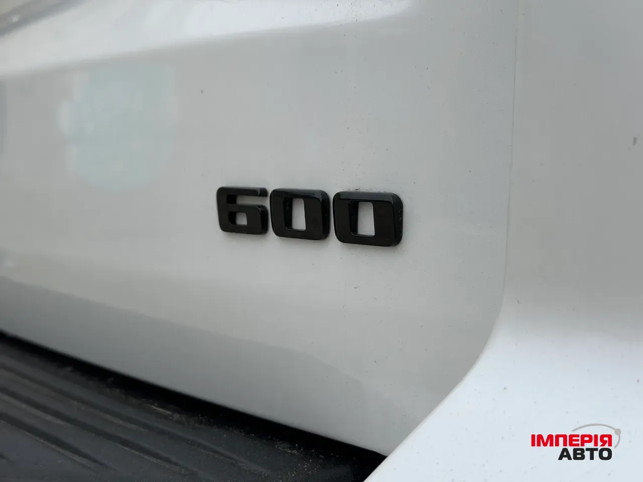 Cadillac Escalade - фото 16