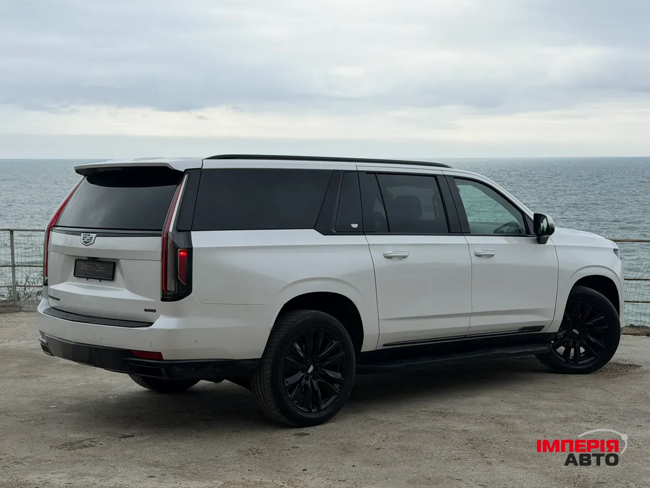 Cadillac Escalade - фото 19