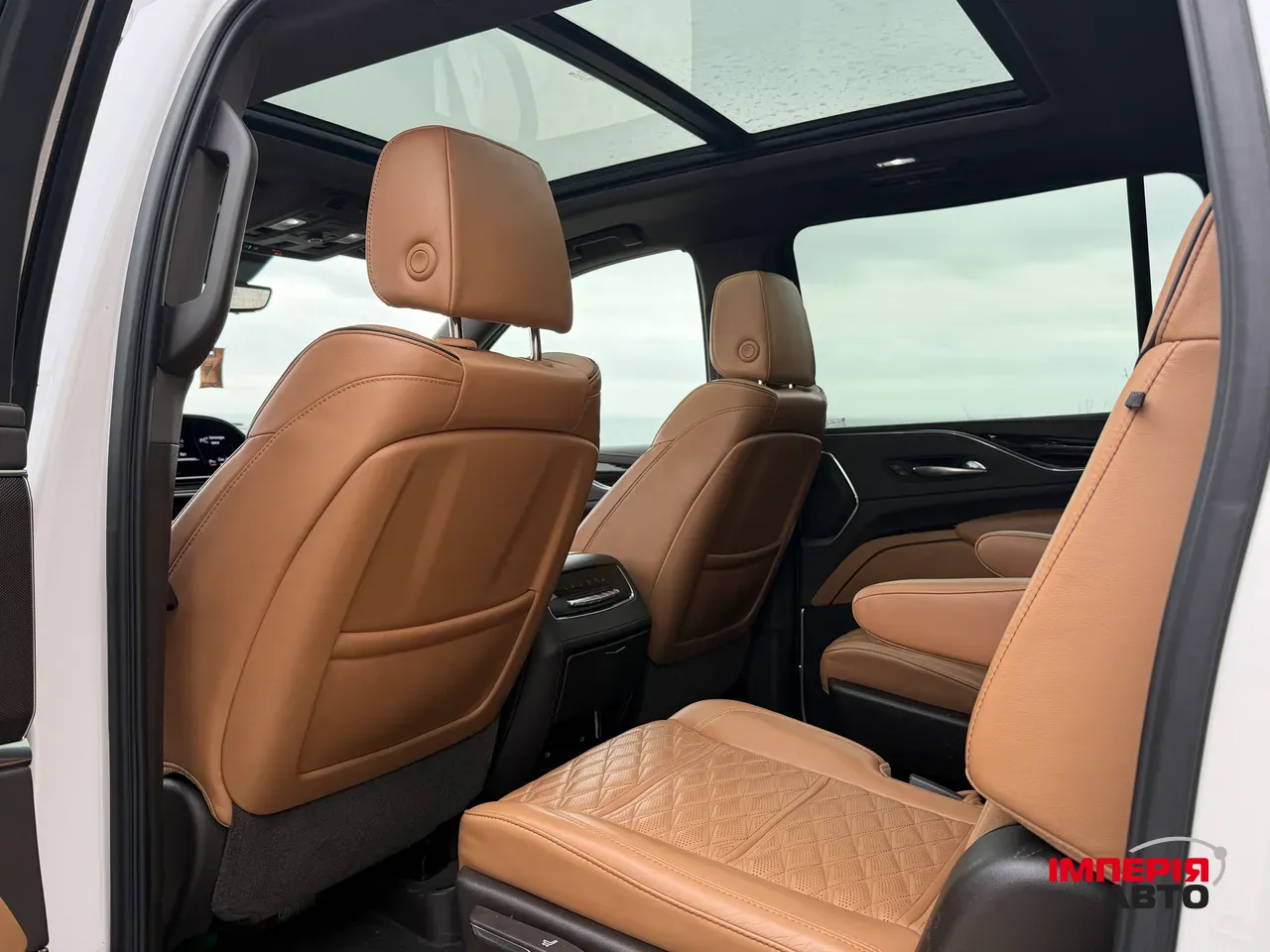 Cadillac Escalade - фото 23