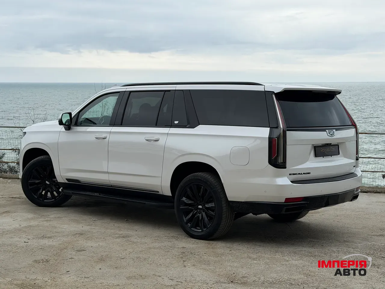 Cadillac Escalade - фото 17