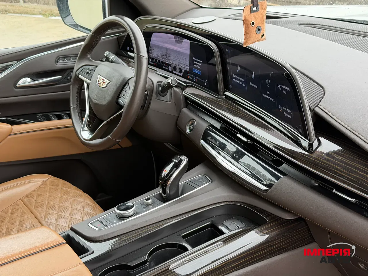 Cadillac Escalade - фото 21