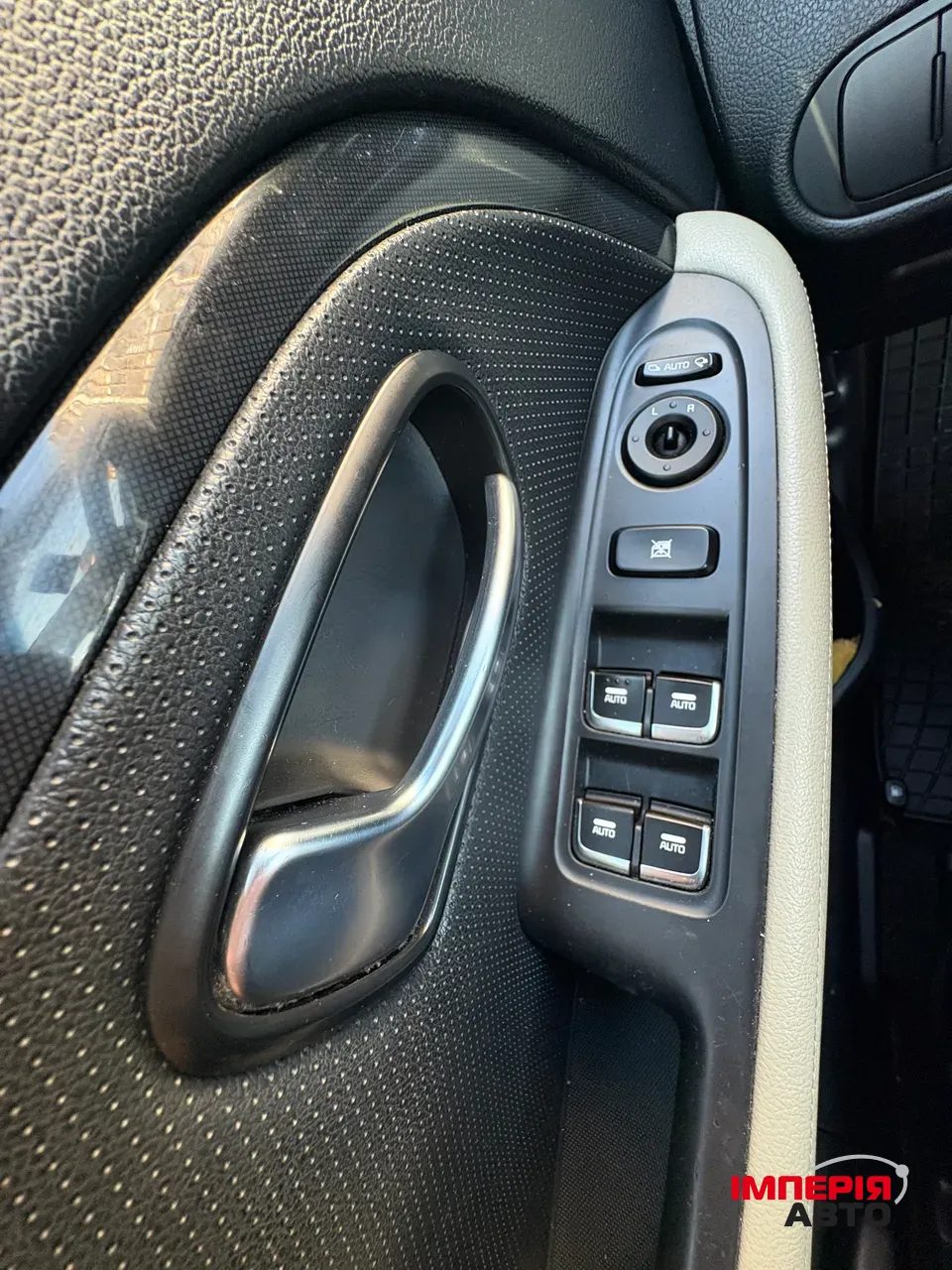 Kia Carens - фото 16