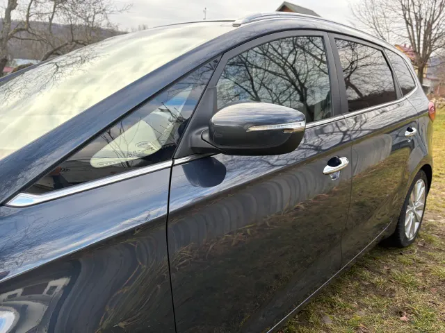 Kia Carens - фото 3