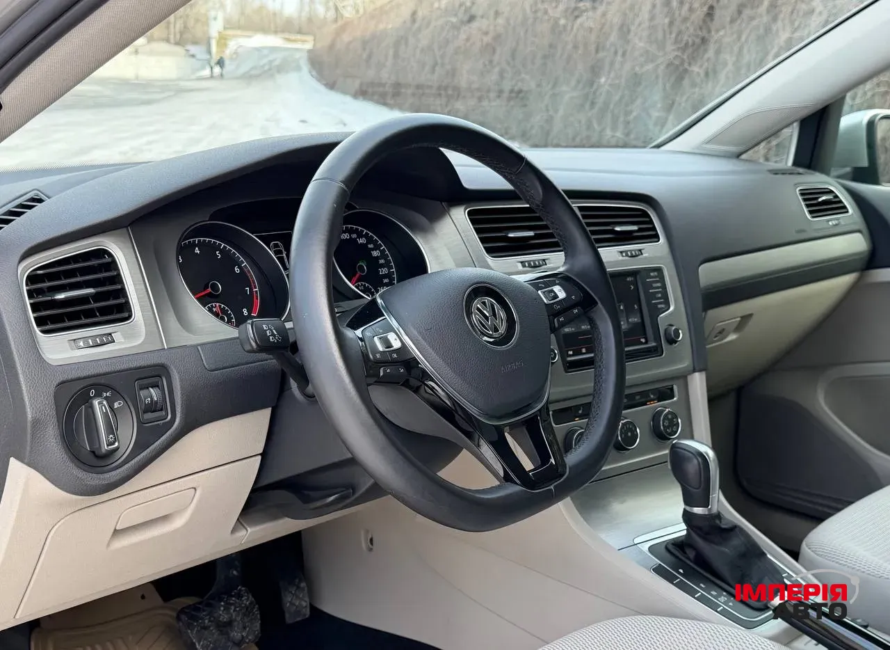 Volkswagen Golf - фото 12