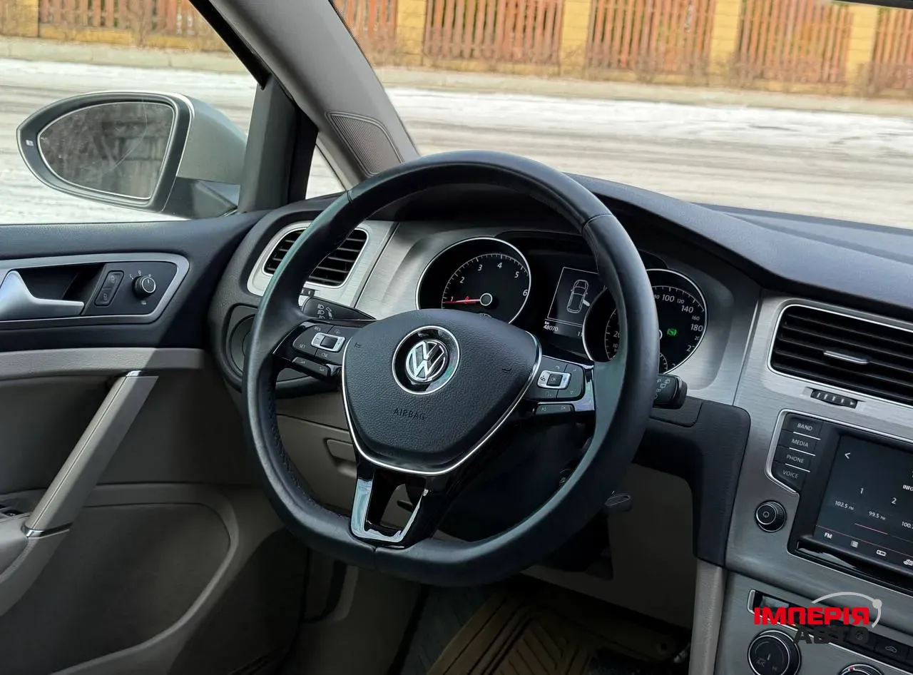 Volkswagen Golf - фото 11