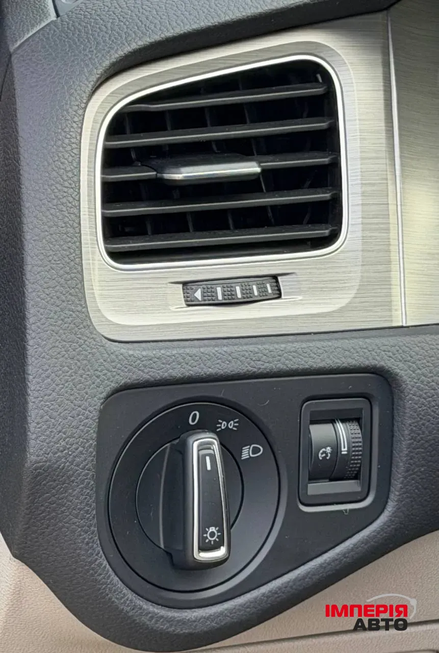 Volkswagen Golf - фото 19