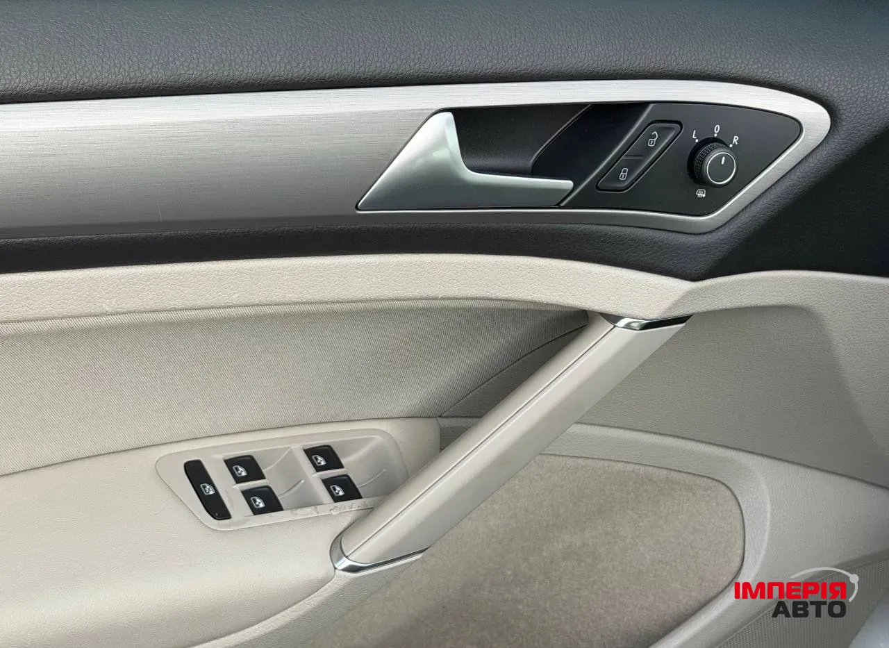 Volkswagen Golf - фото 27