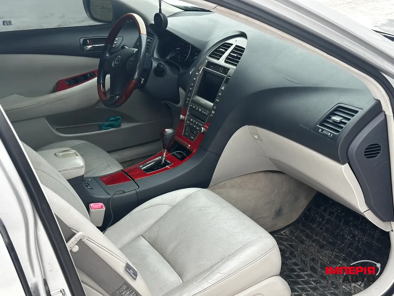Lexus ES - фото 16