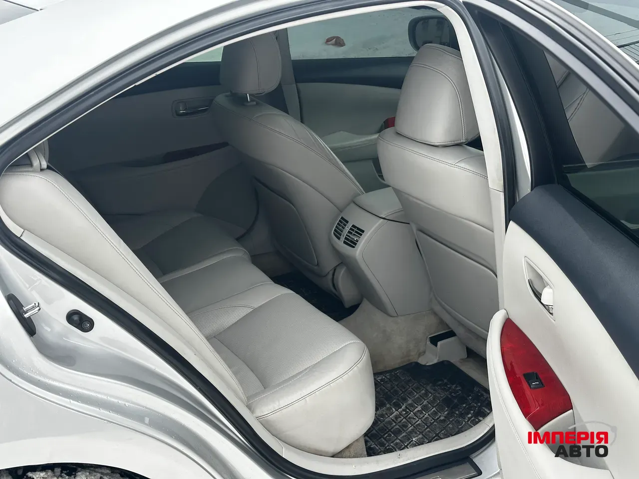Lexus ES - фото 14